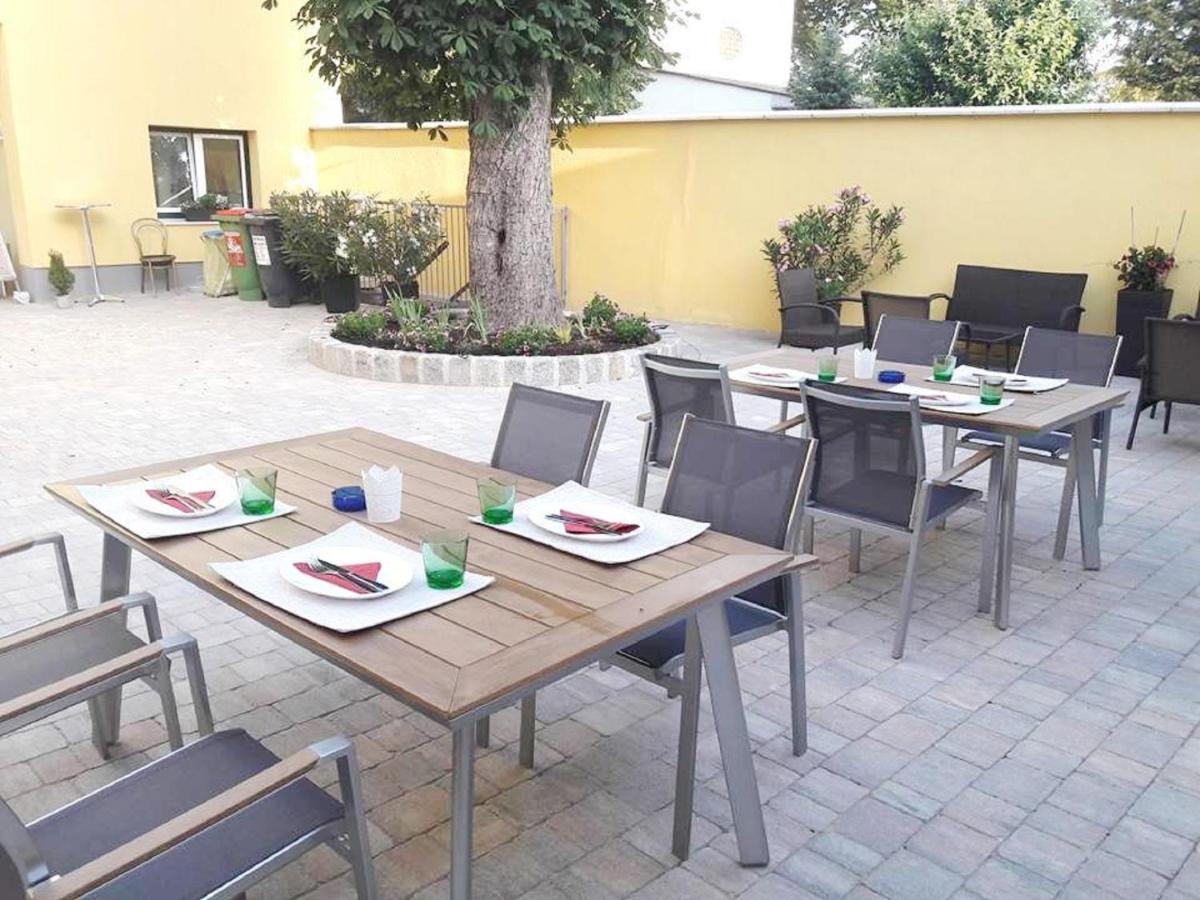 Obersiebenbrunn Bauers Gaestehaus מראה חיצוני תמונה