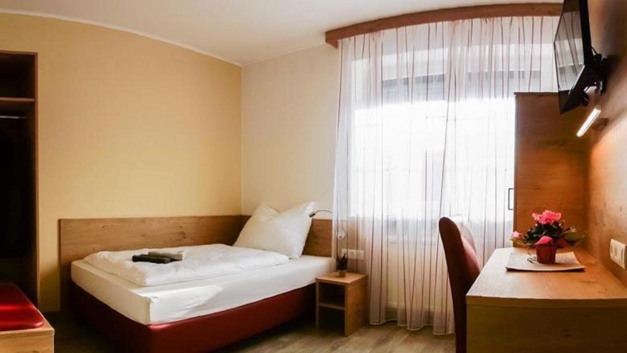 Obersiebenbrunn Bauers Gaestehaus מראה חיצוני תמונה